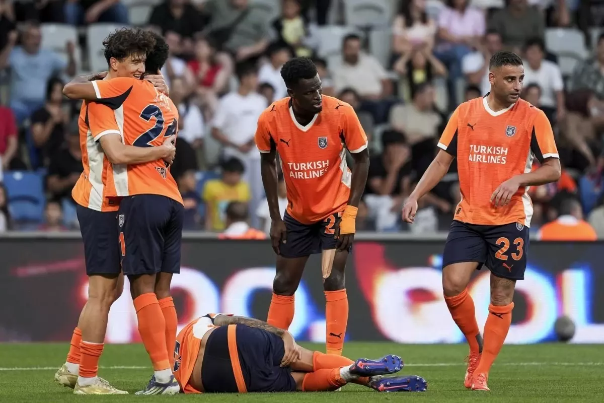 basaksehir-uefa-konferans-ligi-nde-play-off-18944750_1439_amp